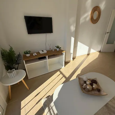 Modern Apartment, 3 Min Walk To The Apartment *