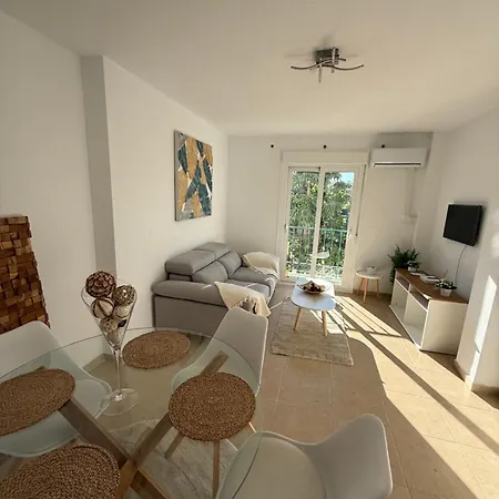 Modern Apartment, 3 Min Walk To The *